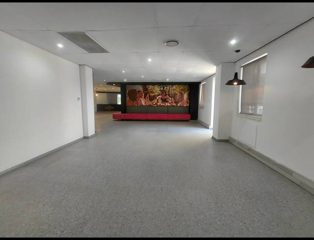 2,414M² OFFICE TO LET IN BRYANSTON